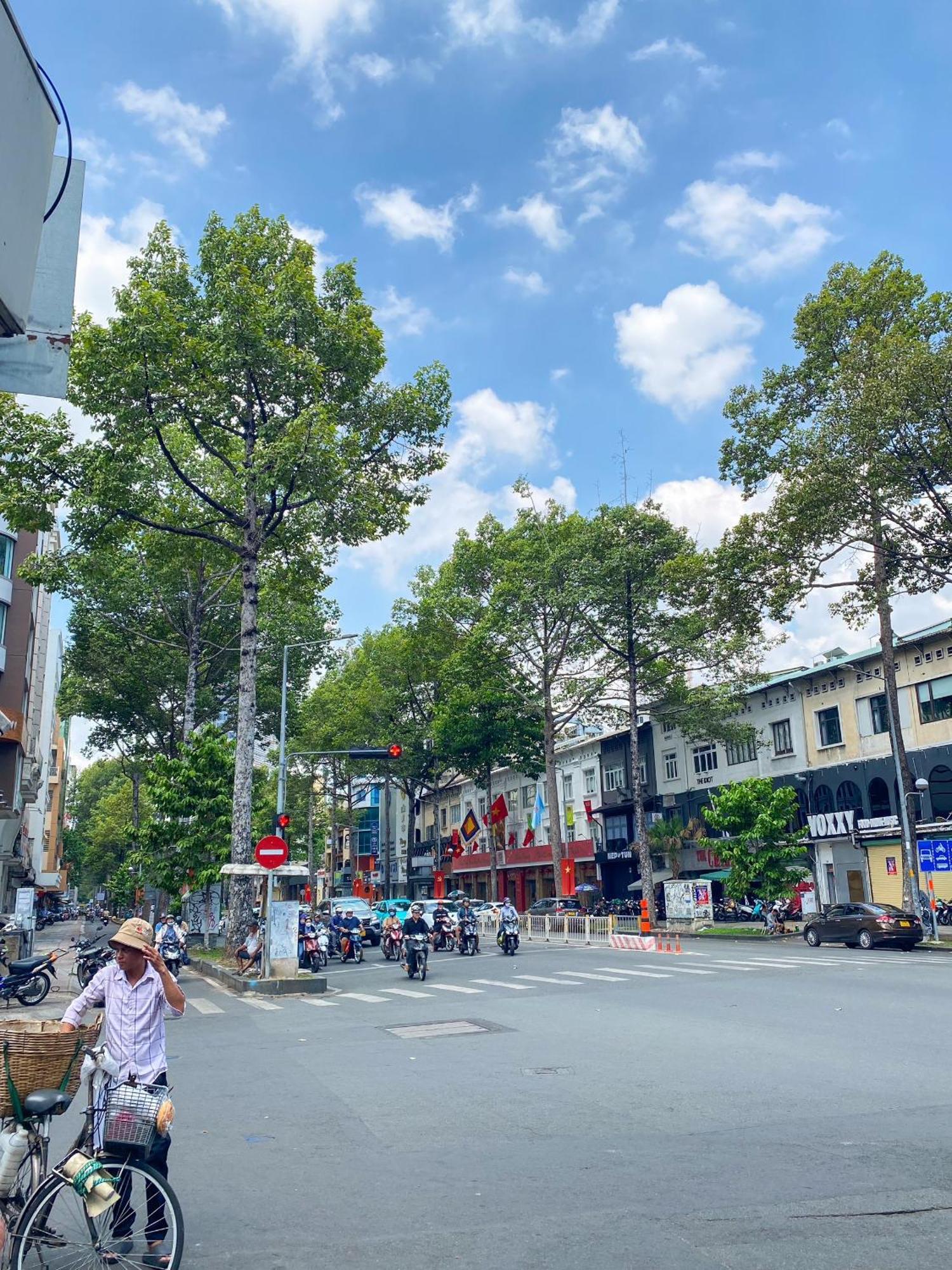 A Little Saigon Hotel - Bui Vien Walking Street โฮจิมินห์ซิตี้ ภายนอก รูปภาพ