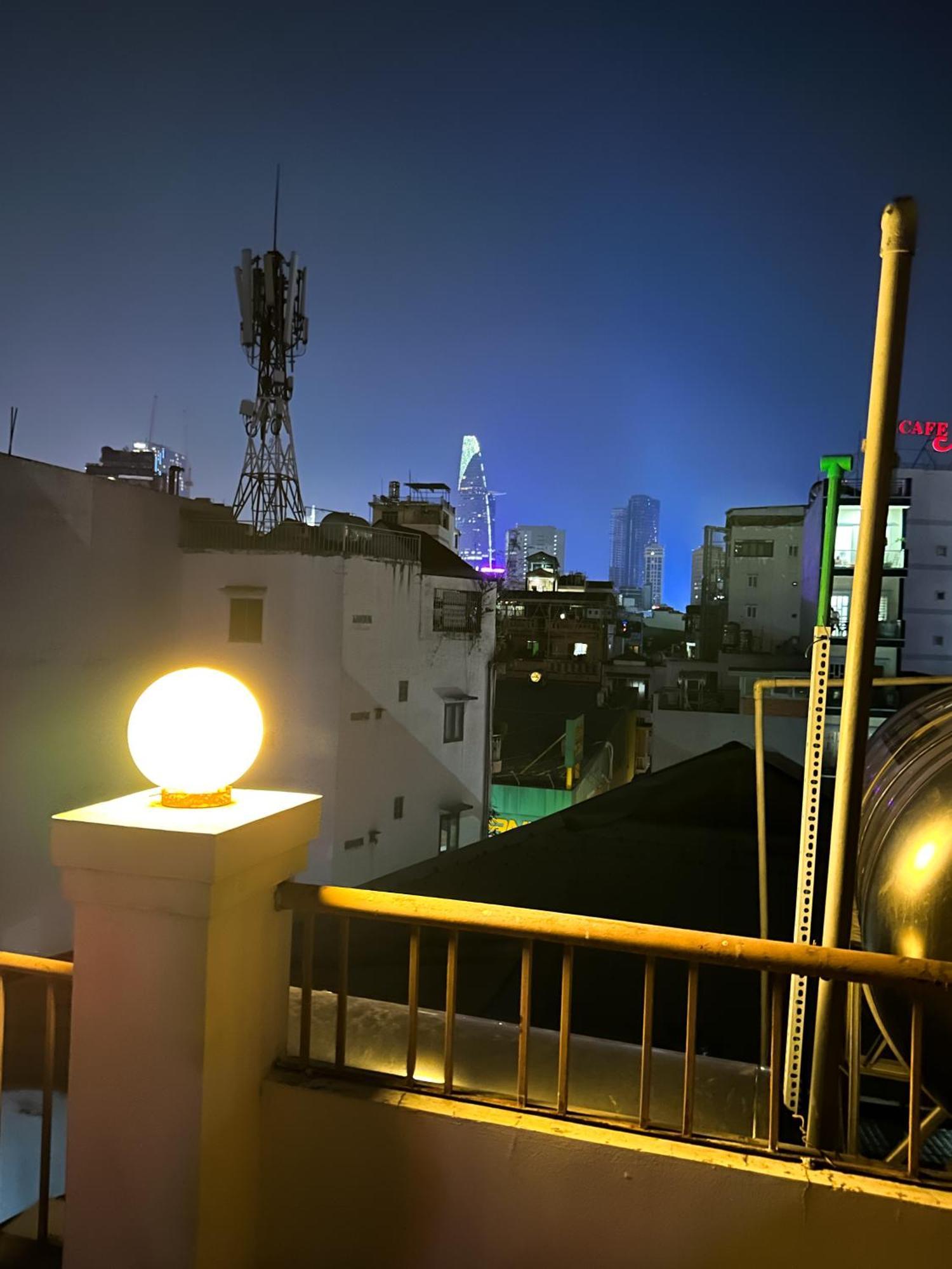 A Little Saigon Hotel - Bui Vien Walking Street โฮจิมินห์ซิตี้ ภายนอก รูปภาพ