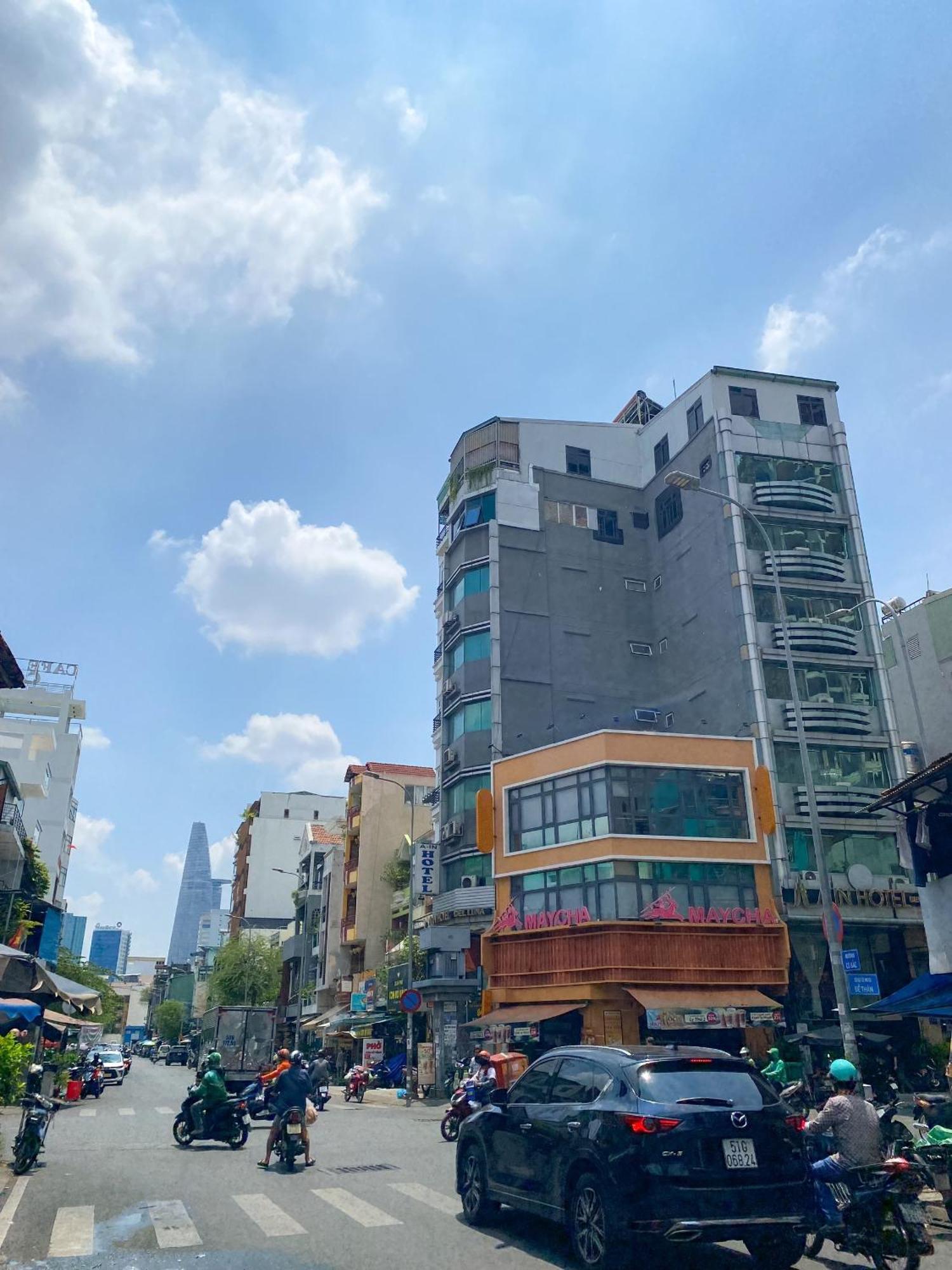 A Little Saigon Hotel - Bui Vien Walking Street โฮจิมินห์ซิตี้ ภายนอก รูปภาพ